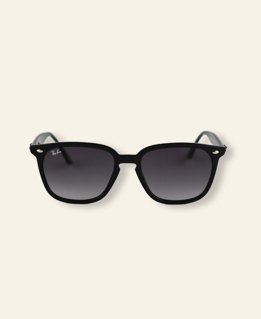 Beth Dutton Ray-Ban Black Gradient Sunglasses