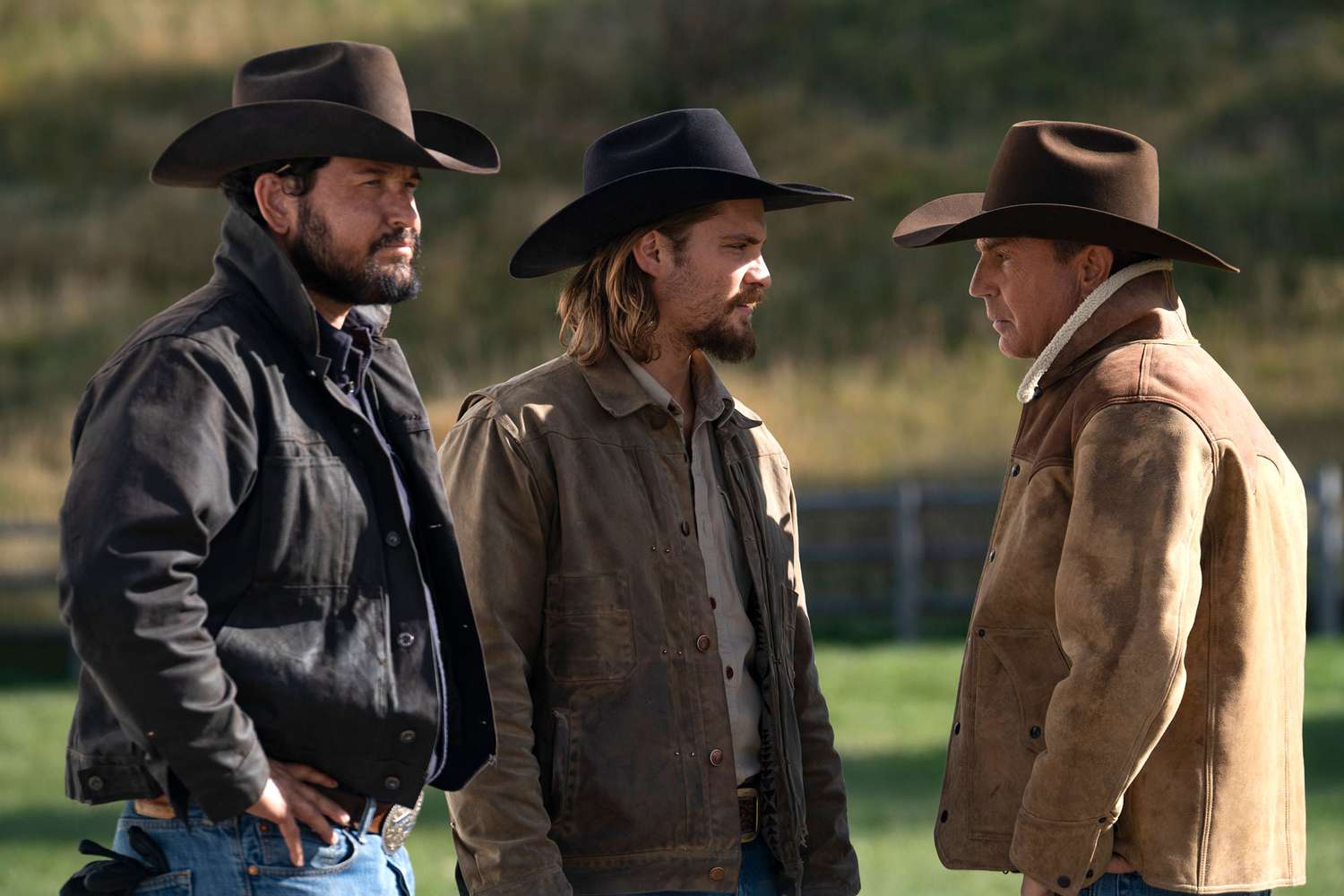 Yellowstone Rip Wheeler Wear Black Jacket And Hat Kayce Dutton Wear a Wax Jacket and Hat Same John Dutton Wear a Hat With Shearling Jacket