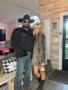 rip and beth style outfit